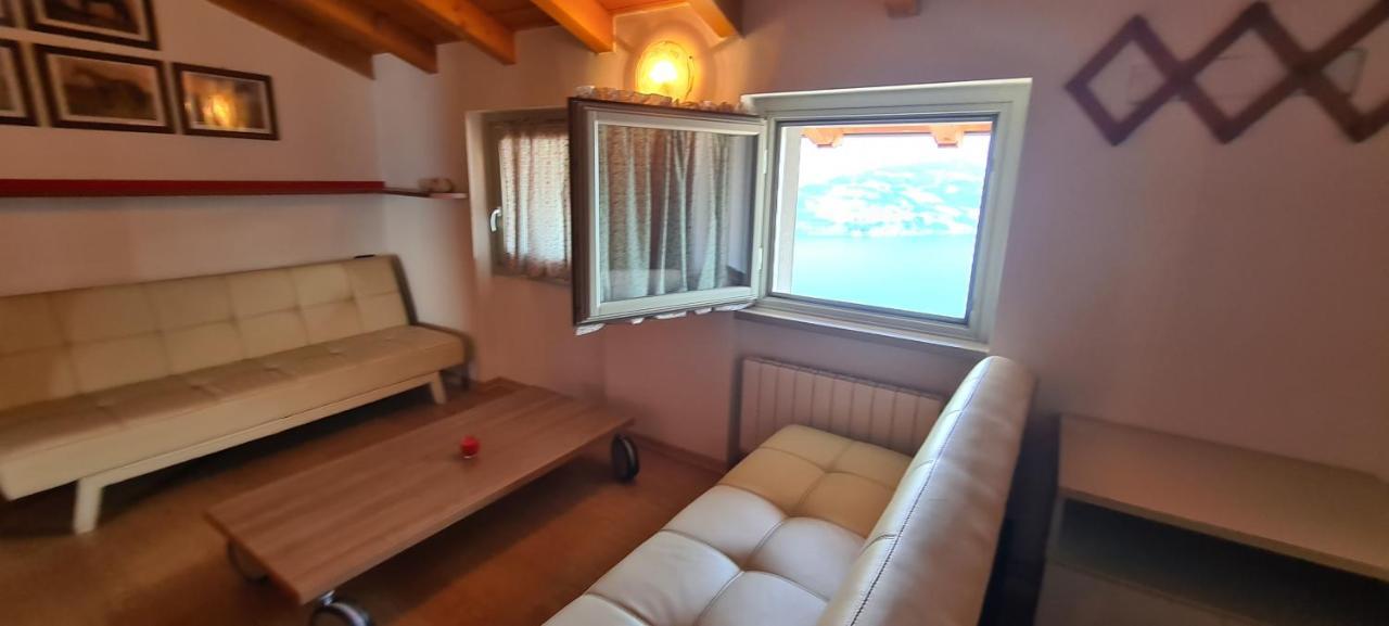 La Villetta In Residence Con Piscina E Vista Lago Parzanica Exterior photo