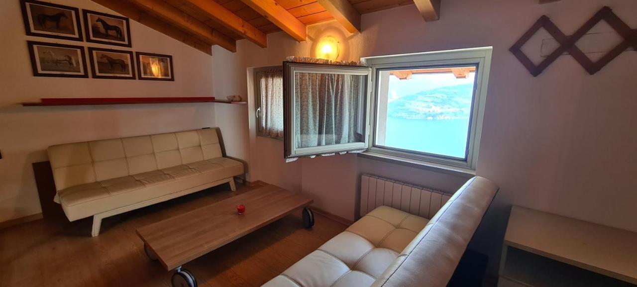 La Villetta In Residence Con Piscina E Vista Lago Parzanica Exterior photo